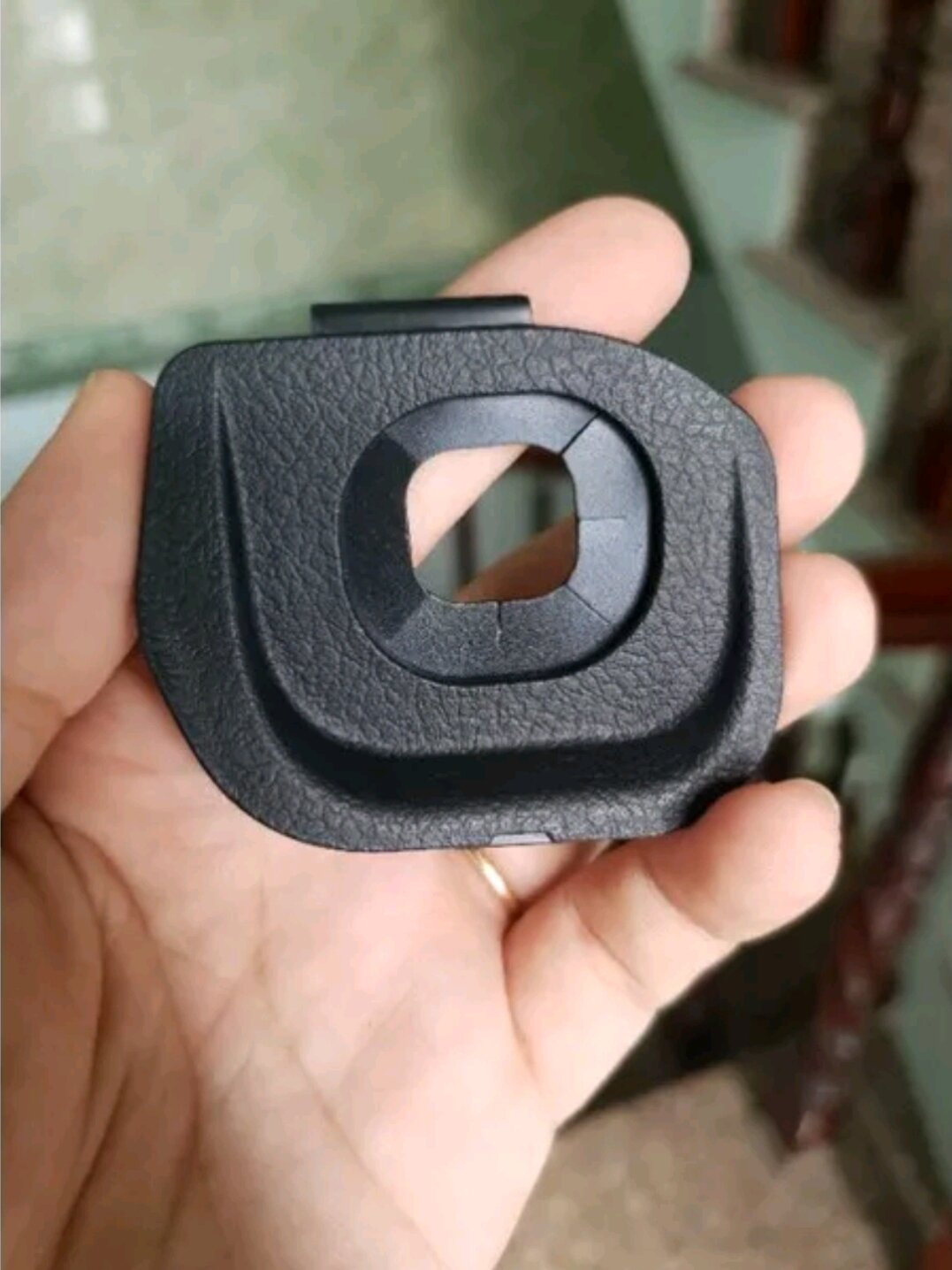 Nắp che bụi cruise control toyota innova. fortuner 2017 2023