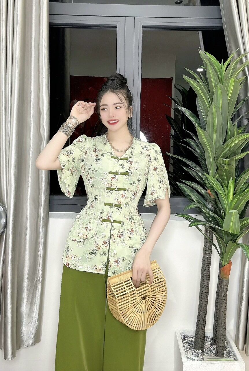 Bộ bà ba cổ tim túi tiền tay cánh dơi