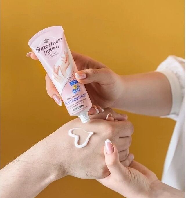 Kem dưỡng tay Lụa Silky Hands của Nga/80ml