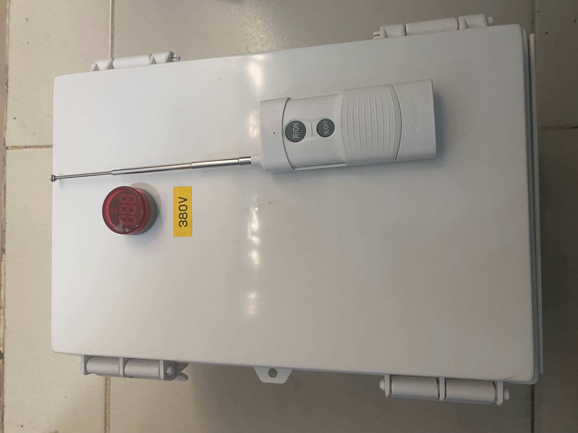 Tủ điều khiển bơm 3 pha kèm bảo vệ mất pha