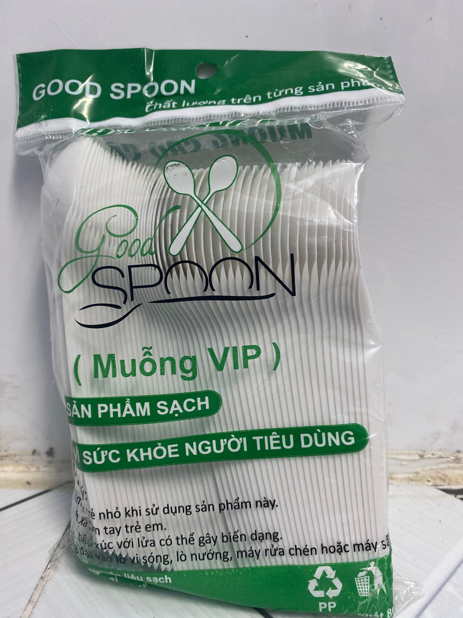 Muỗng nhựa trắng dài
