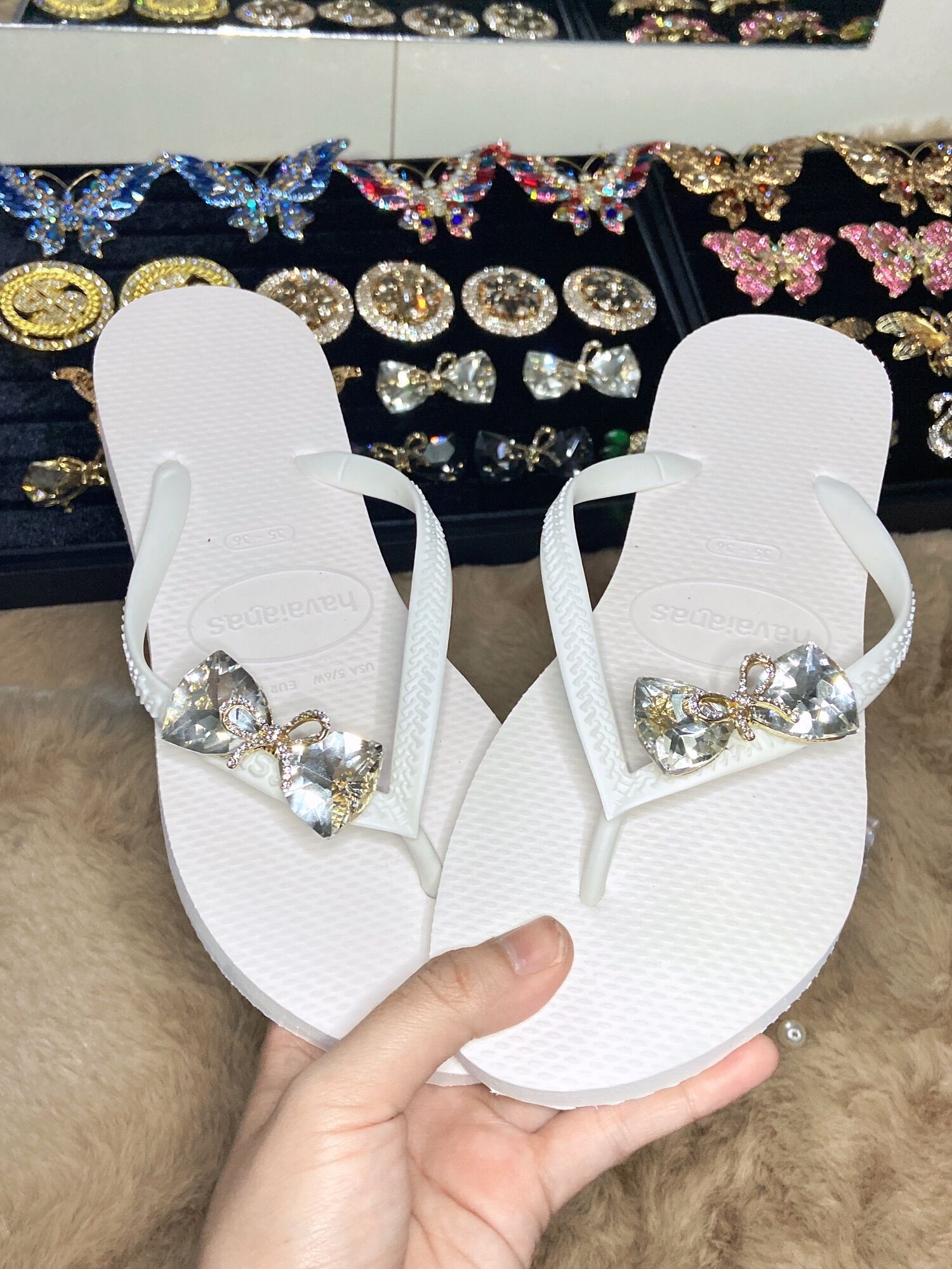 Havaianas kèm charm nơ