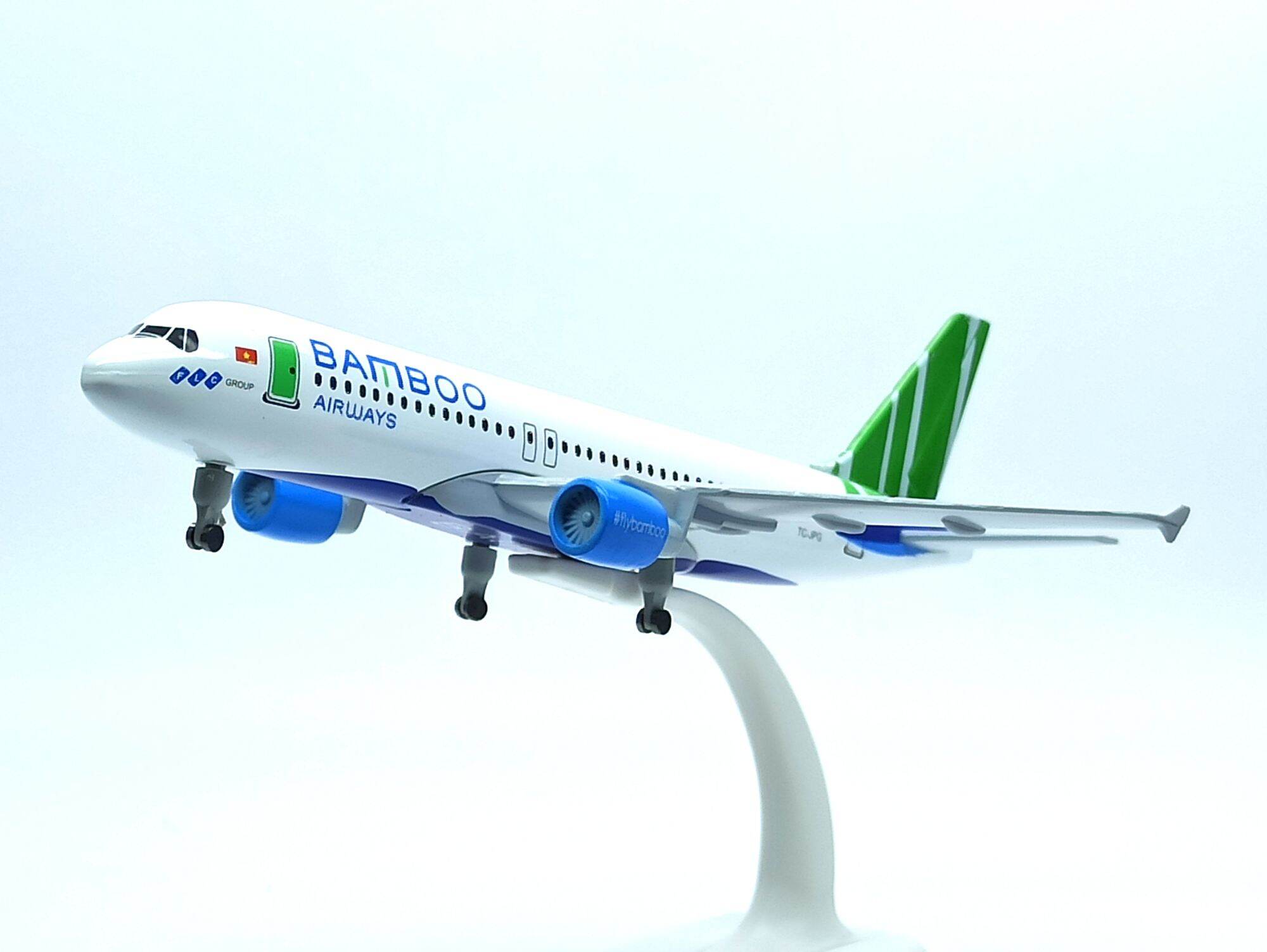Giảm giá Mô hình máy bay tĩnh A320 Bamboo Airways 20cm có bánh xe và 16cm   BeeCost