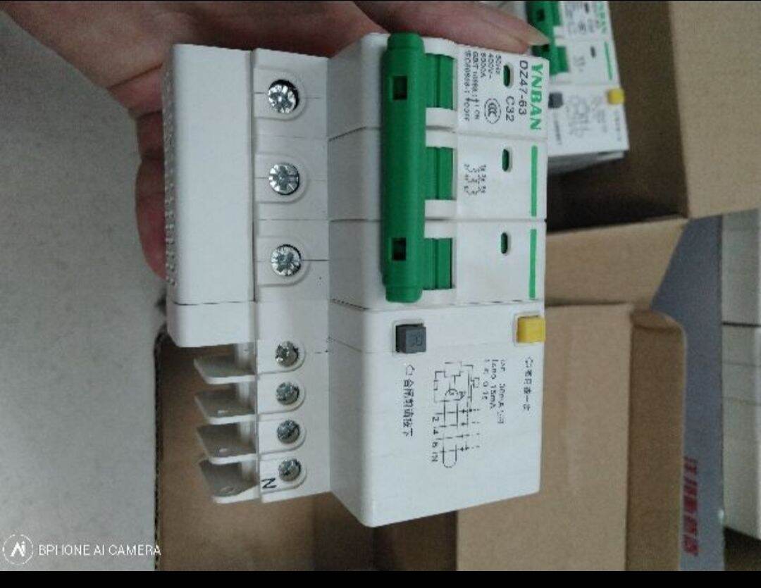 Aptomat dz63 chống giật 3 pha 4 dây c63a