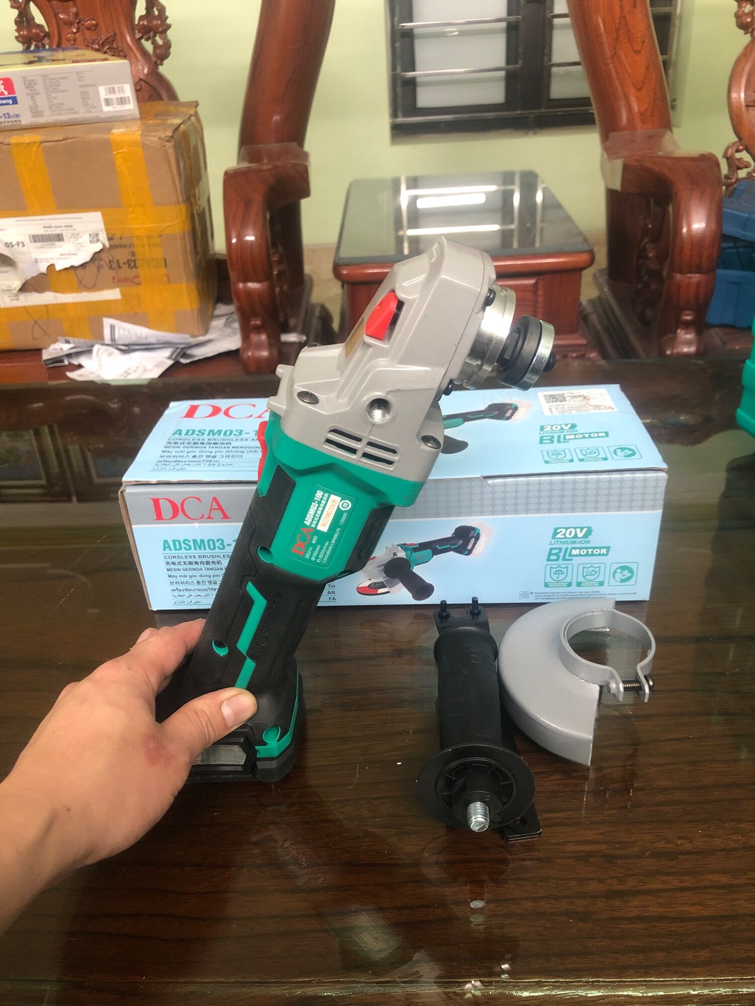 Máy mài pin DCA 20v adsm06-100 chính hãng
