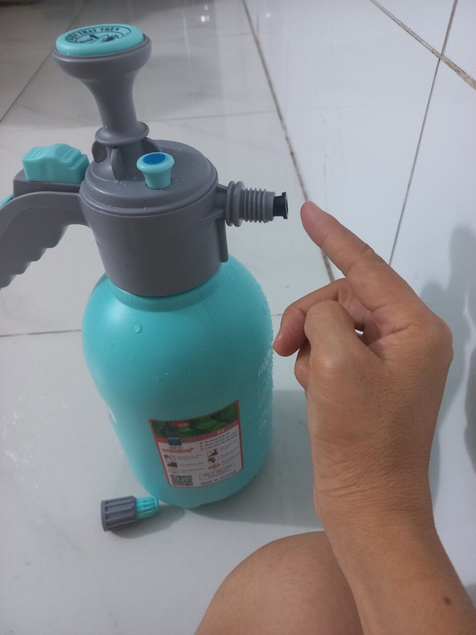Cần ngắn bình xịt tưới cây Suvina 2L