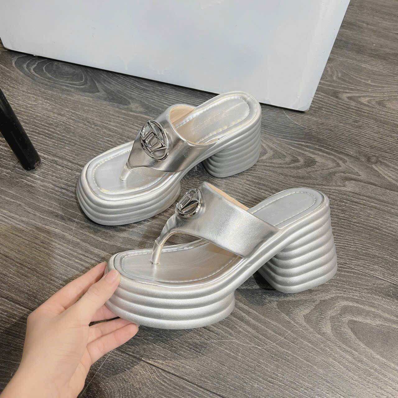 Dép xuồng kẹp D cao 8 phân da mềm êm