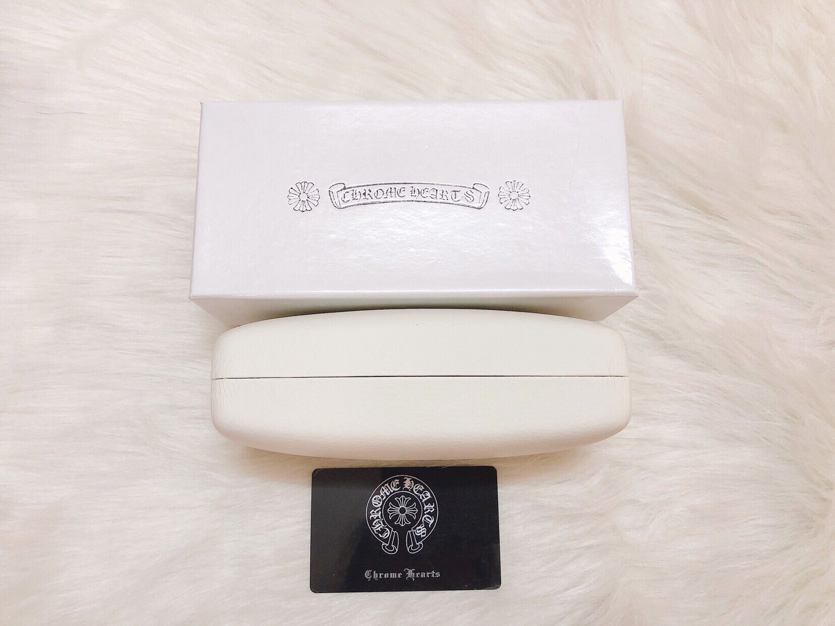 Hộp đựng kính Chrome Hearts