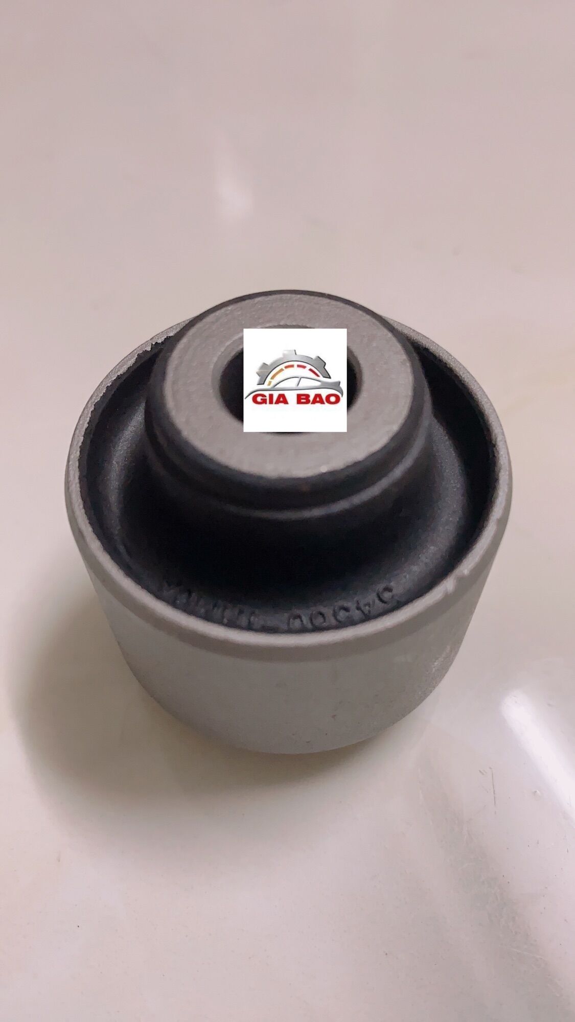 Cao su giữa càng a nissan sunny