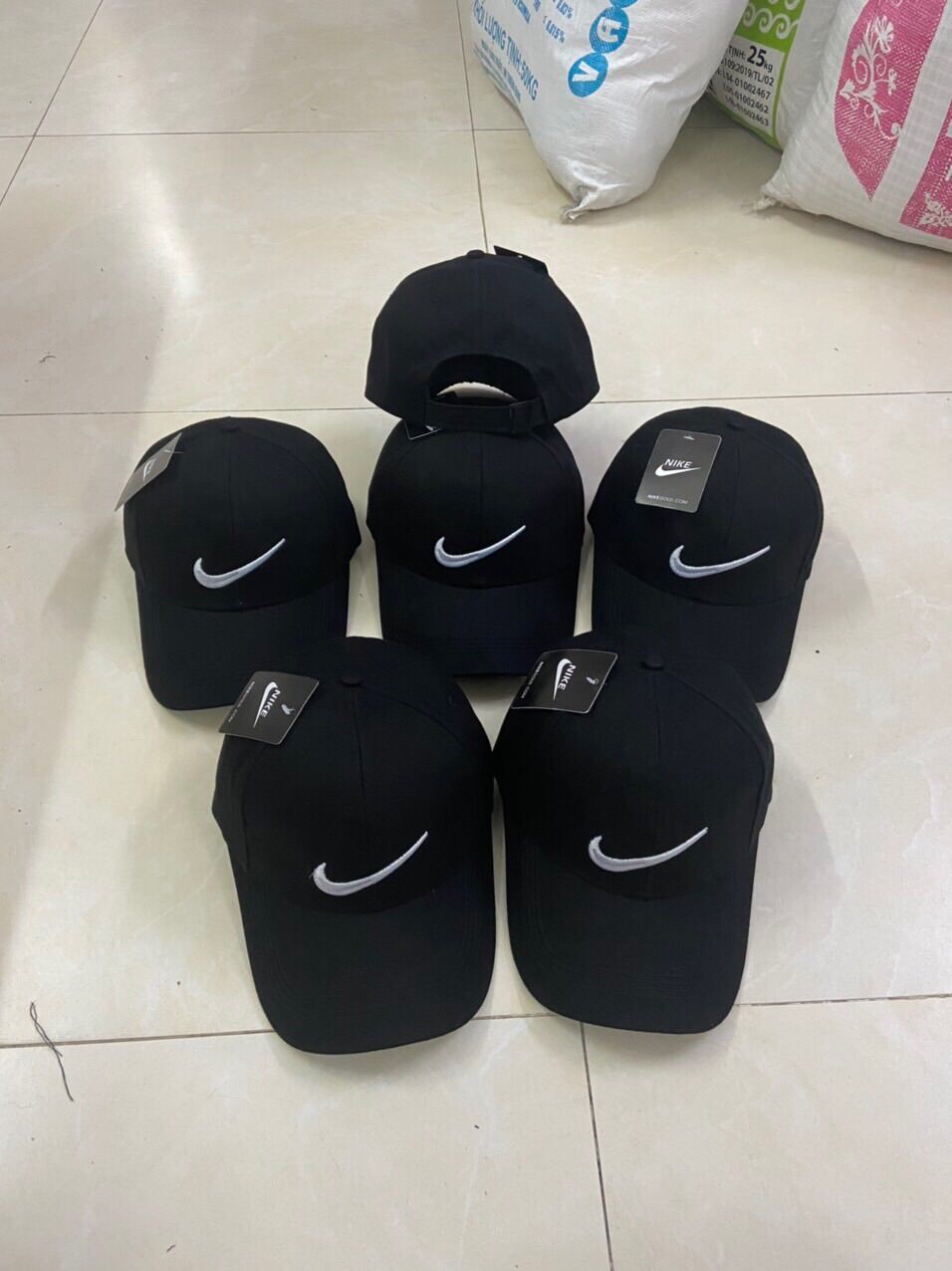 Nón kết kaki đen thêu nhiều logo