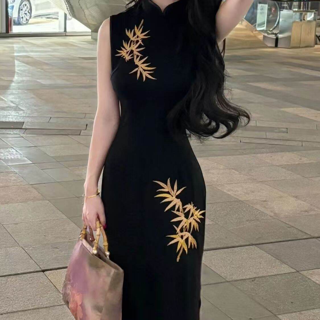 Xuân Hè Thêu Phong Cách Trung Hoa Slim Fit Sườn Xám Đầm Vintage Dài Đến Mắt Cá Chân Nghệ Thuật Retro Áo Choàng Không Tay