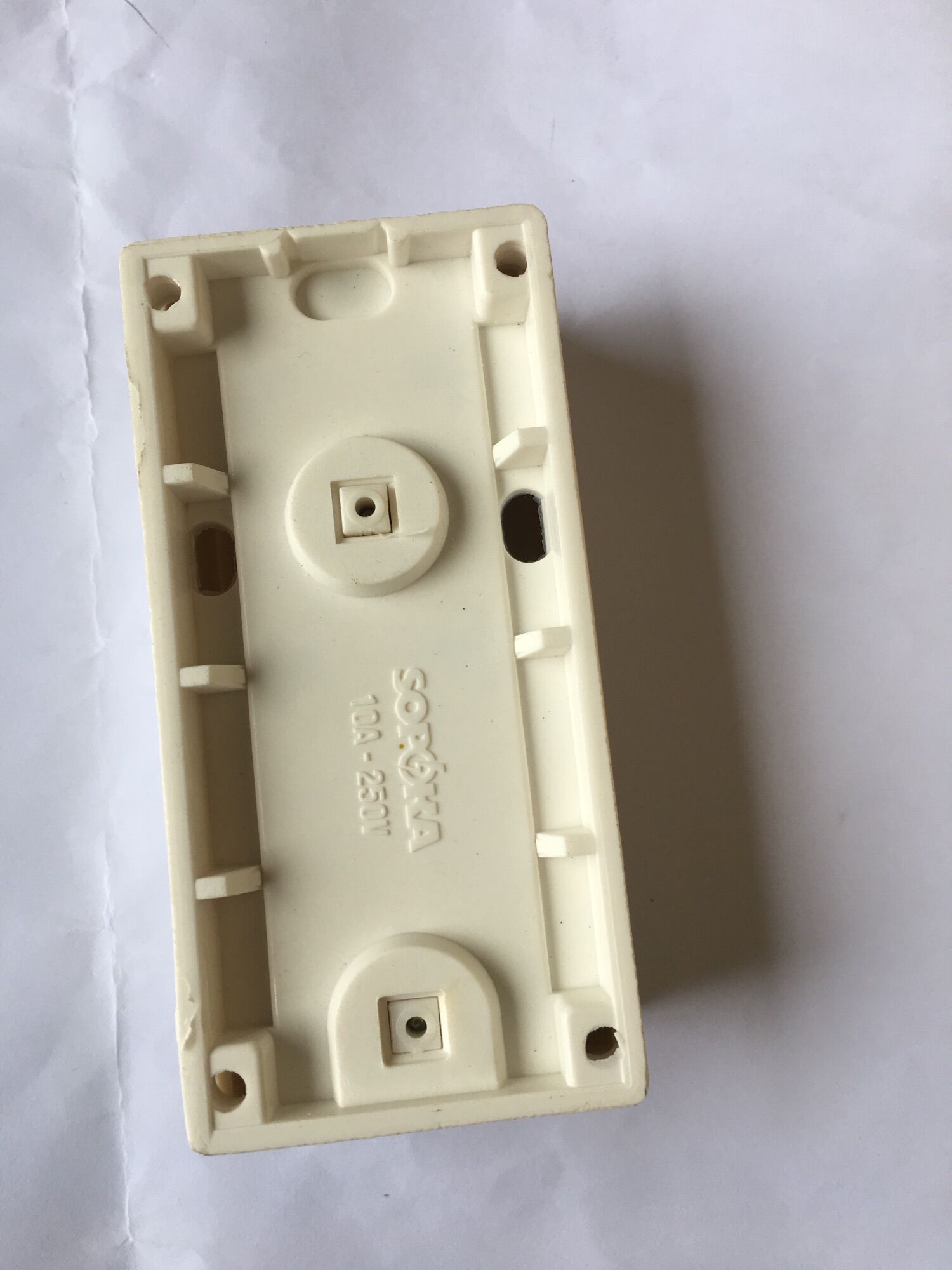 E15-Ổ cắm 3 cửa SOPOKA
