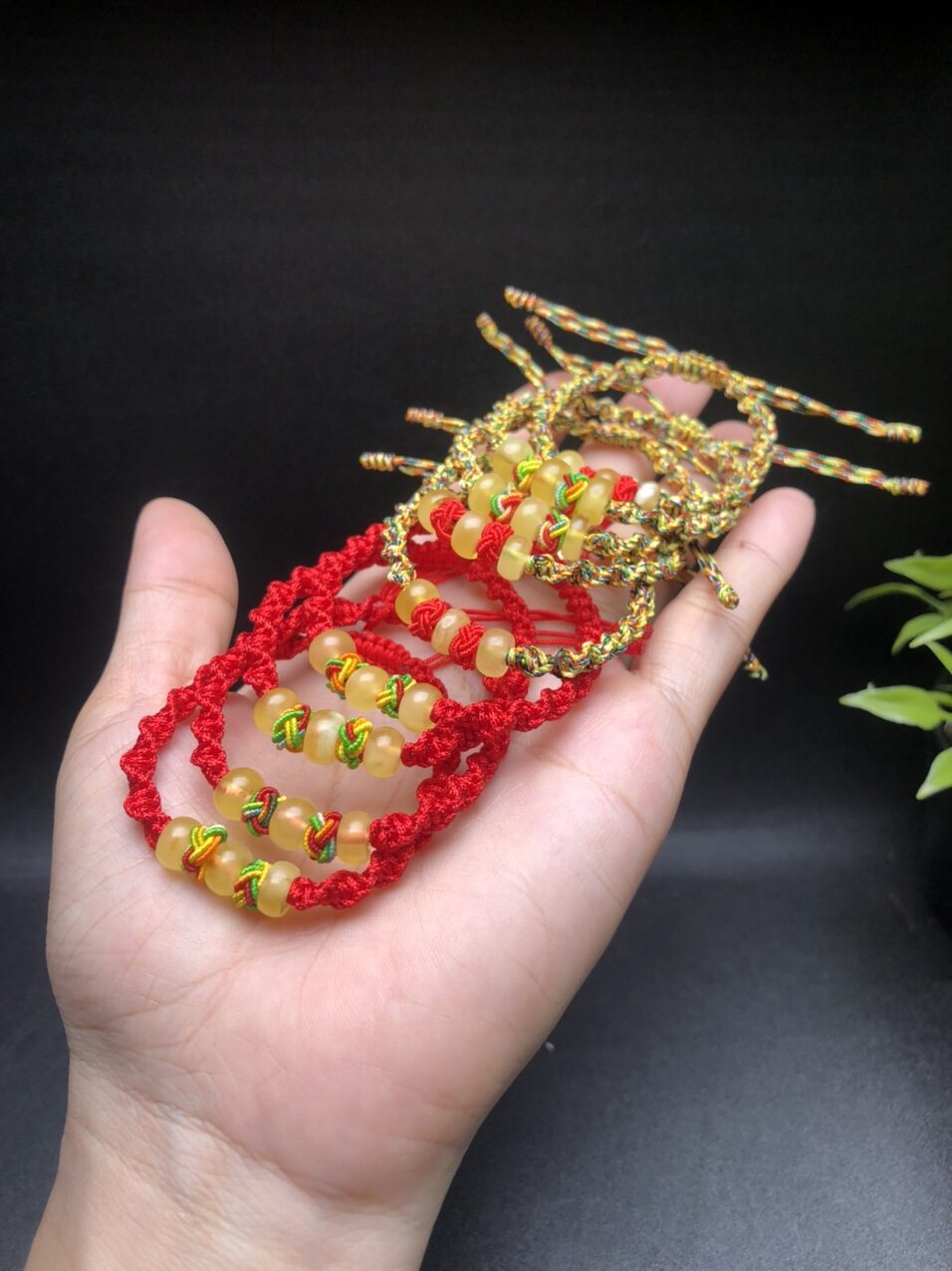 Vòng tay hạt hổ phách amber cho bé