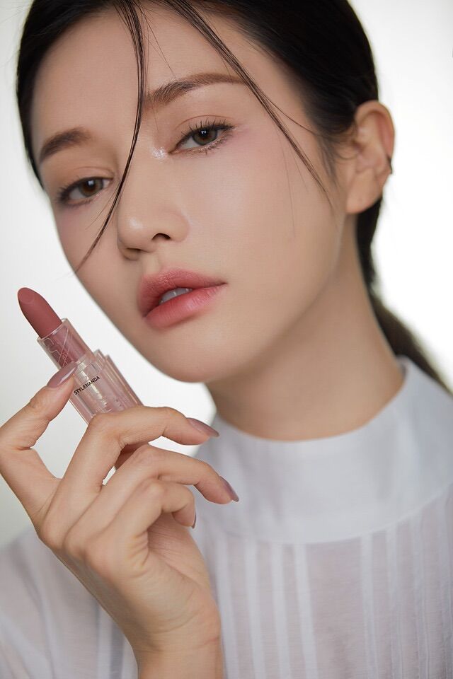 Son SOFT MATTE LIPSTICK GIVING PLEASURE(cam đỏ) , CHILL MOVE