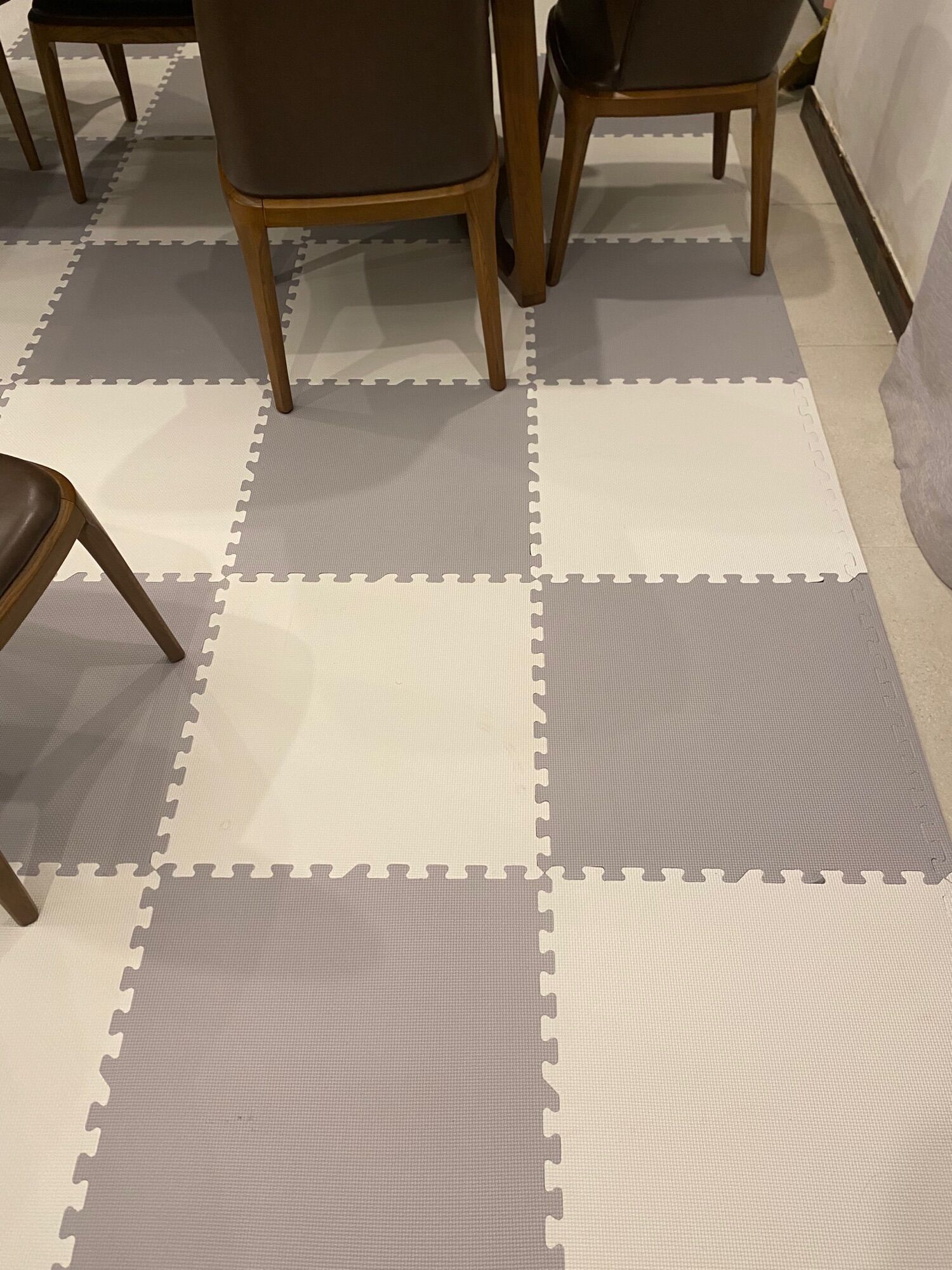 Thảm xốp màu nâu và kem 60×60×1cm