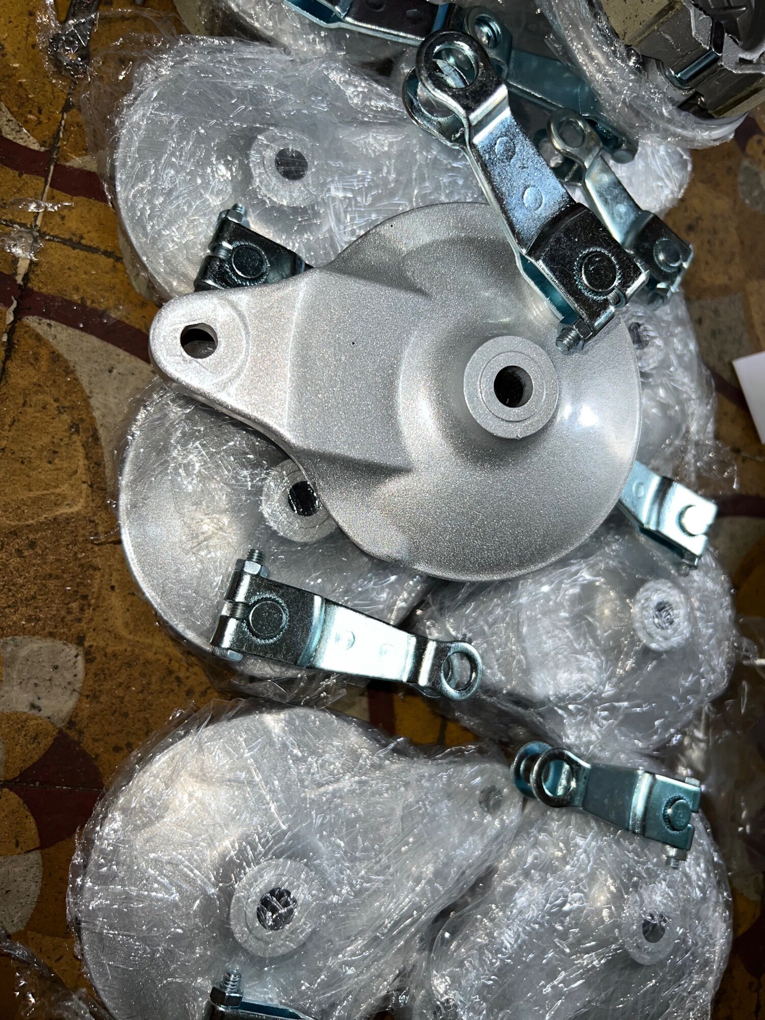 Má đùm sau sử dụng cho cúp 50 .dreamll.honda c70 .DD các loại xe honda. sản phẩm chất lượng cao sản xuất tại việt nam