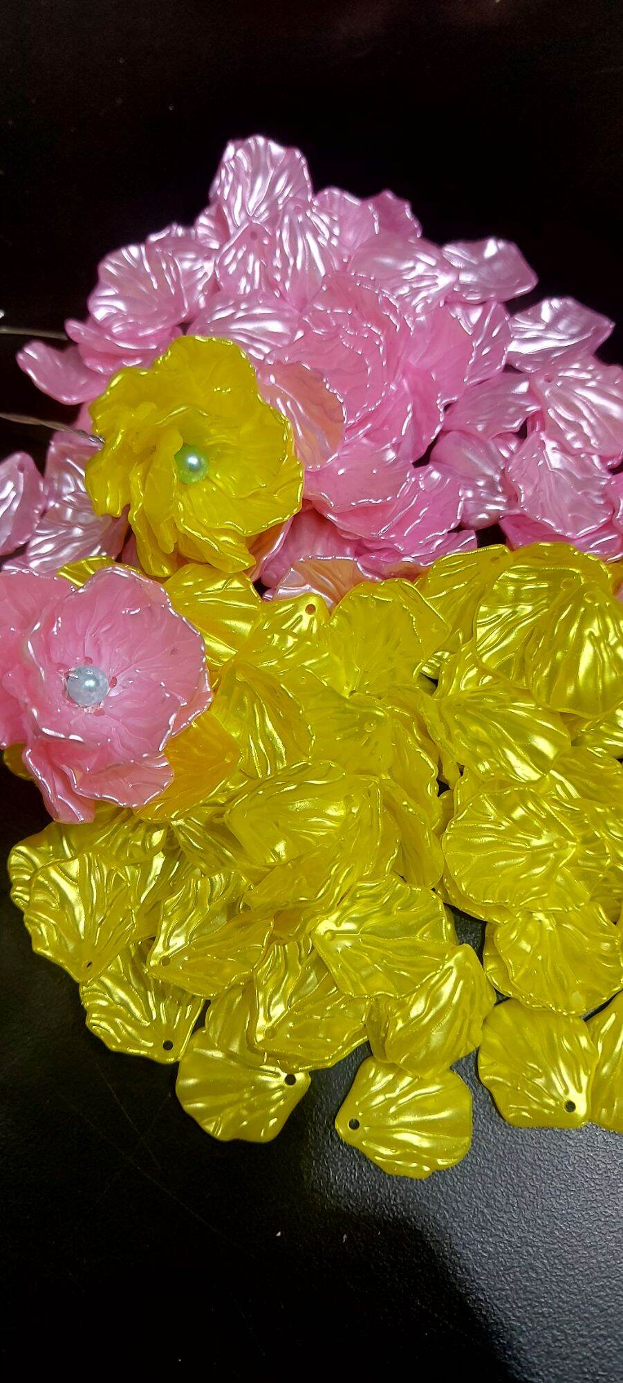Cánh Hoa hồng nhỏ 1,7cm Hạt Acrylic