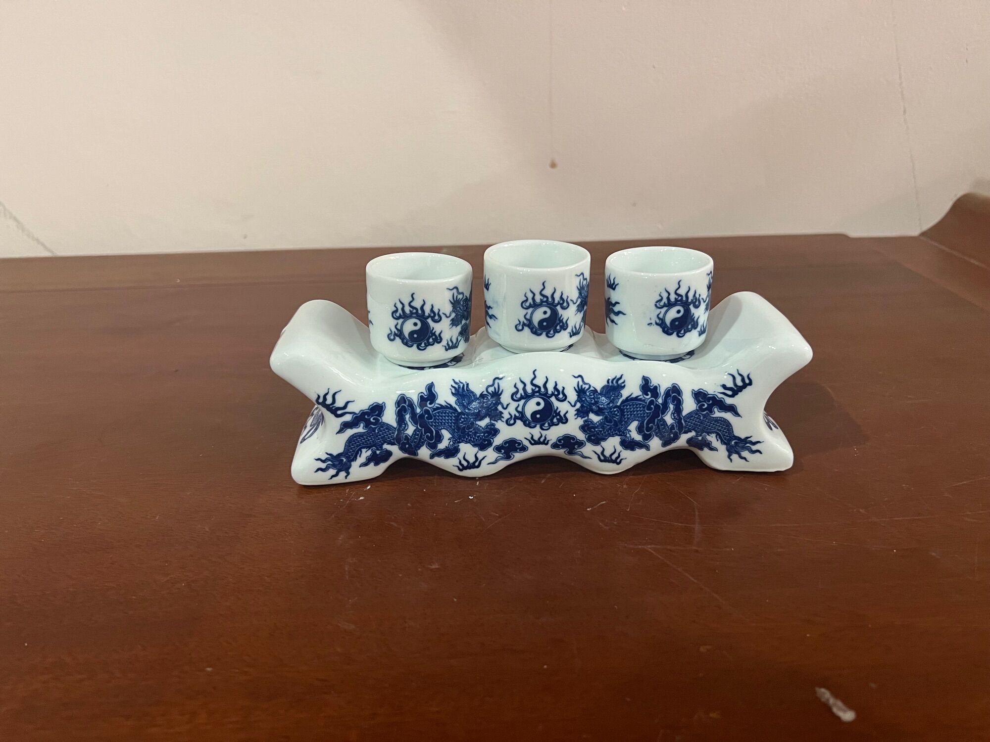 Kỷ thờ men lam: kỷ 3, kỷ 5