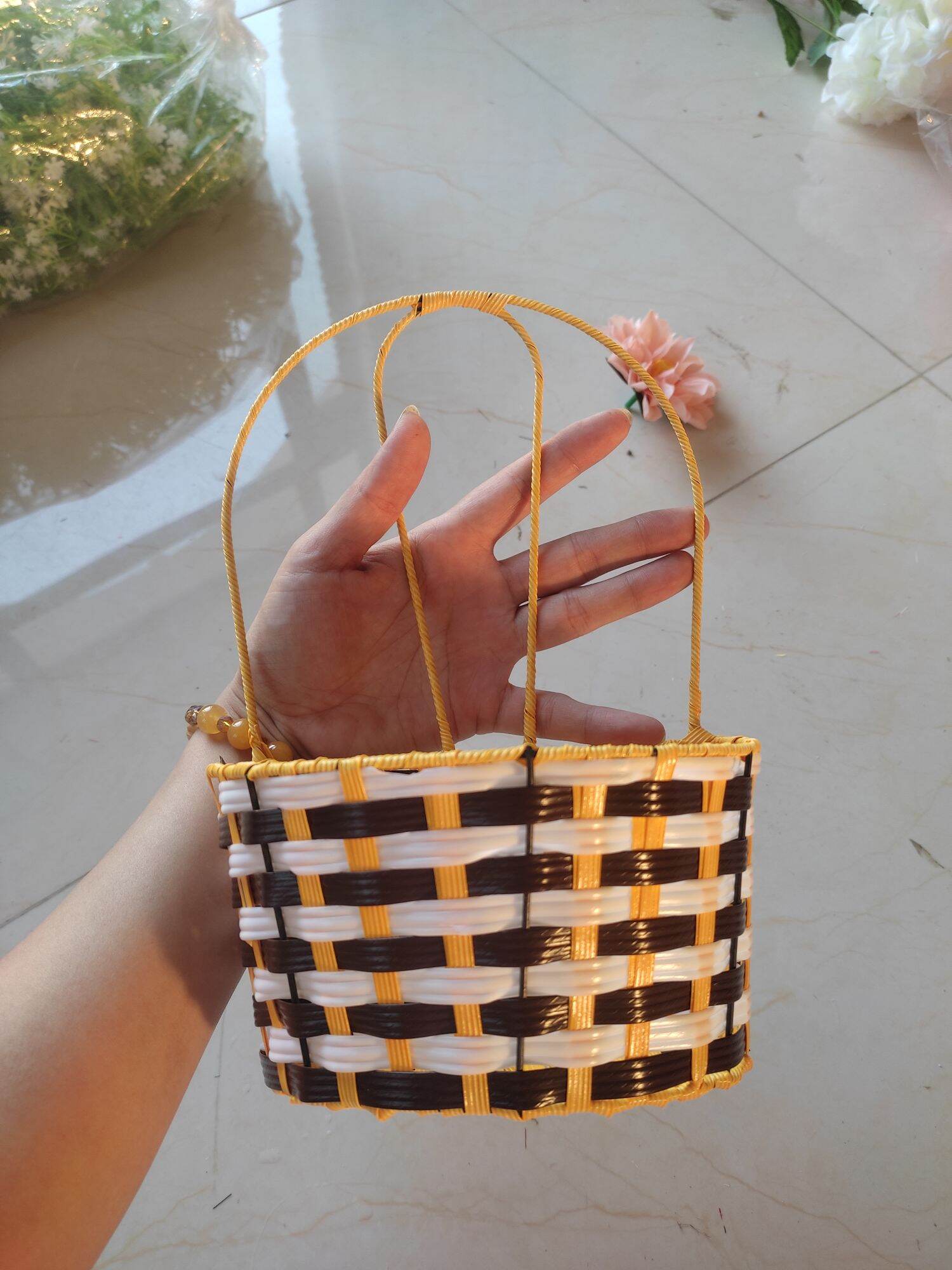 Giỏ Treo Rủ Hoa_ giỏ treo tường