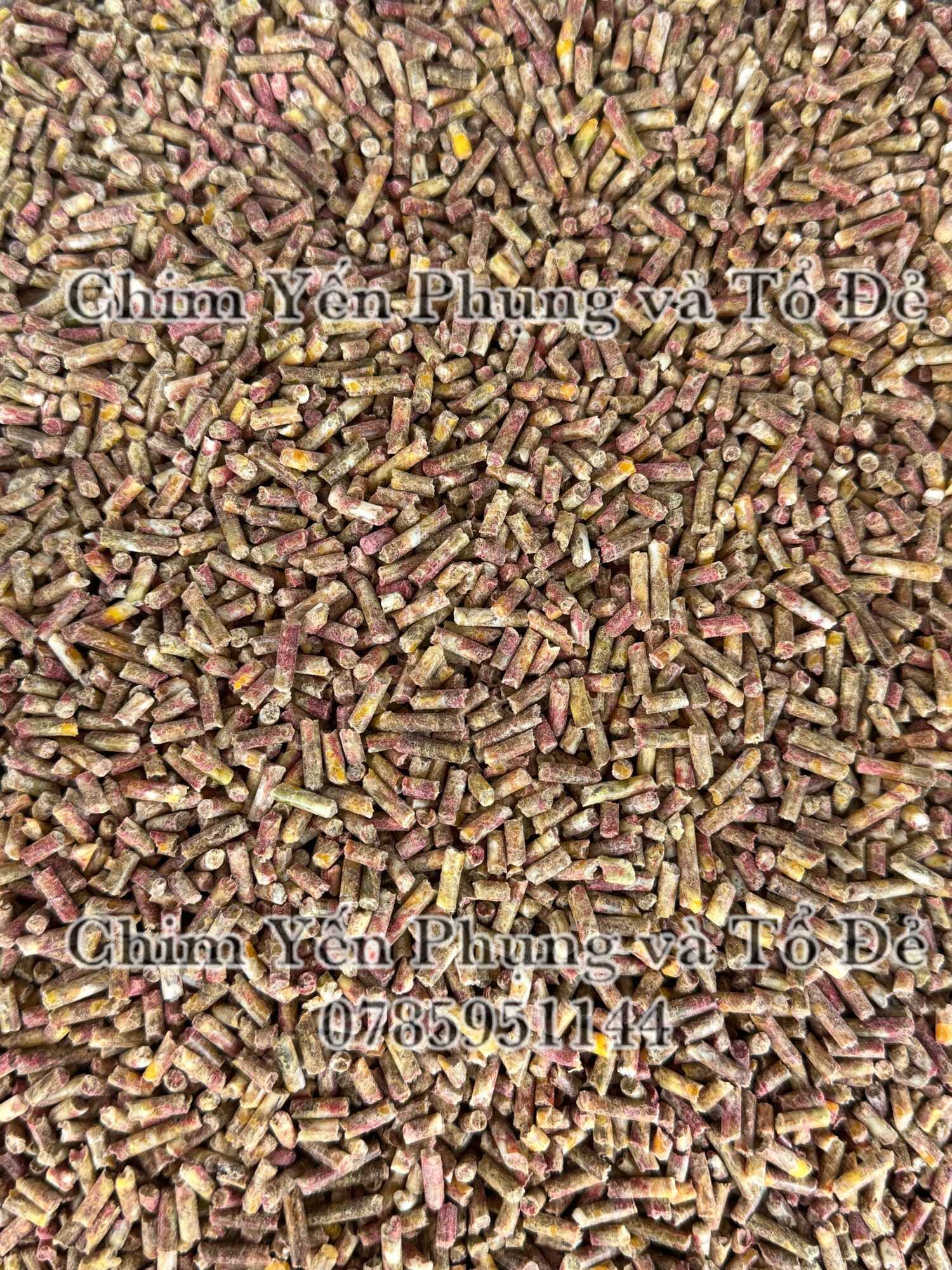Ngũ Cốc Xay Ép Cám Viên Cho Gà Đá – 1kg