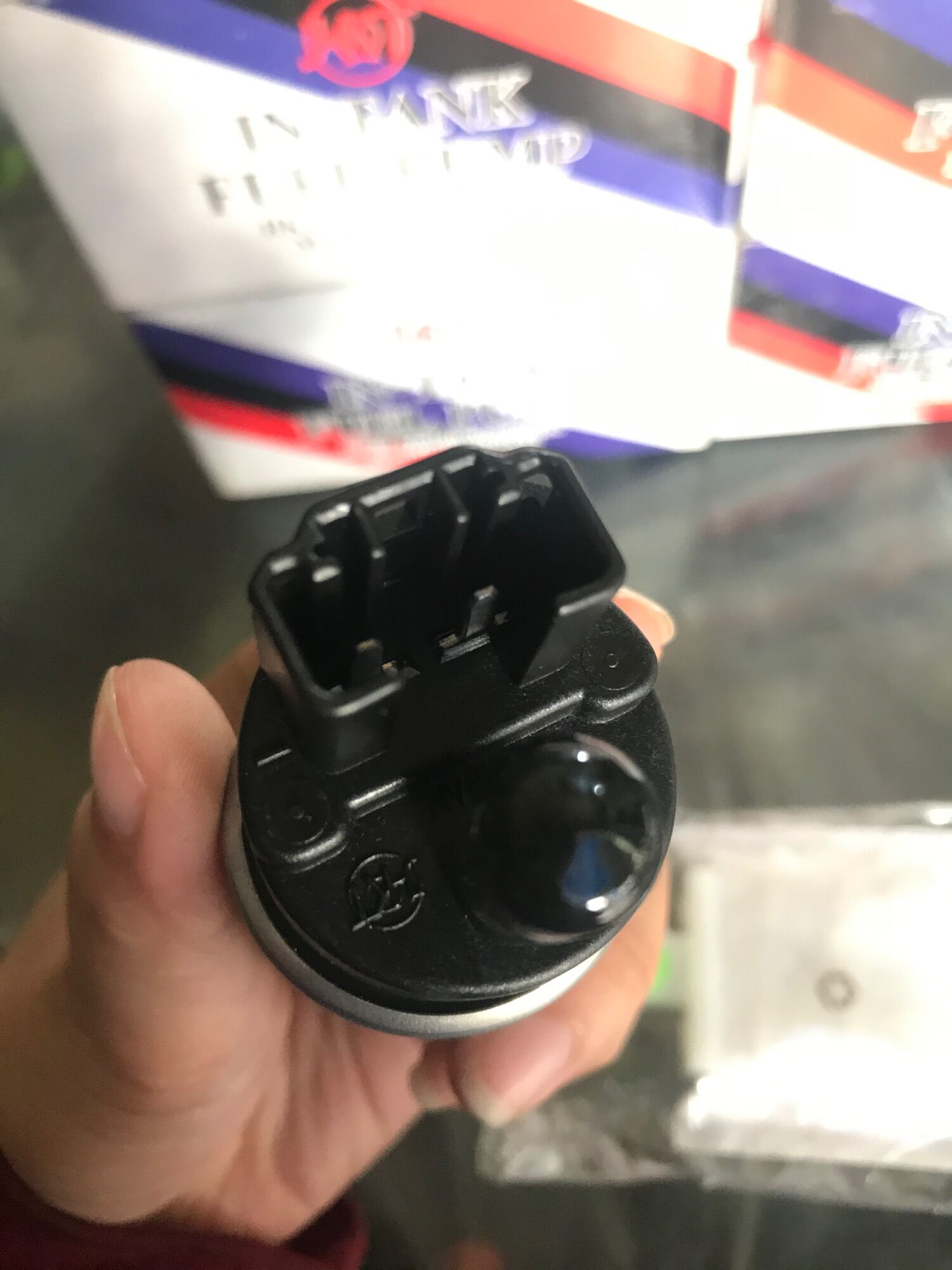 Bơm Xăng HKT Made In Japan