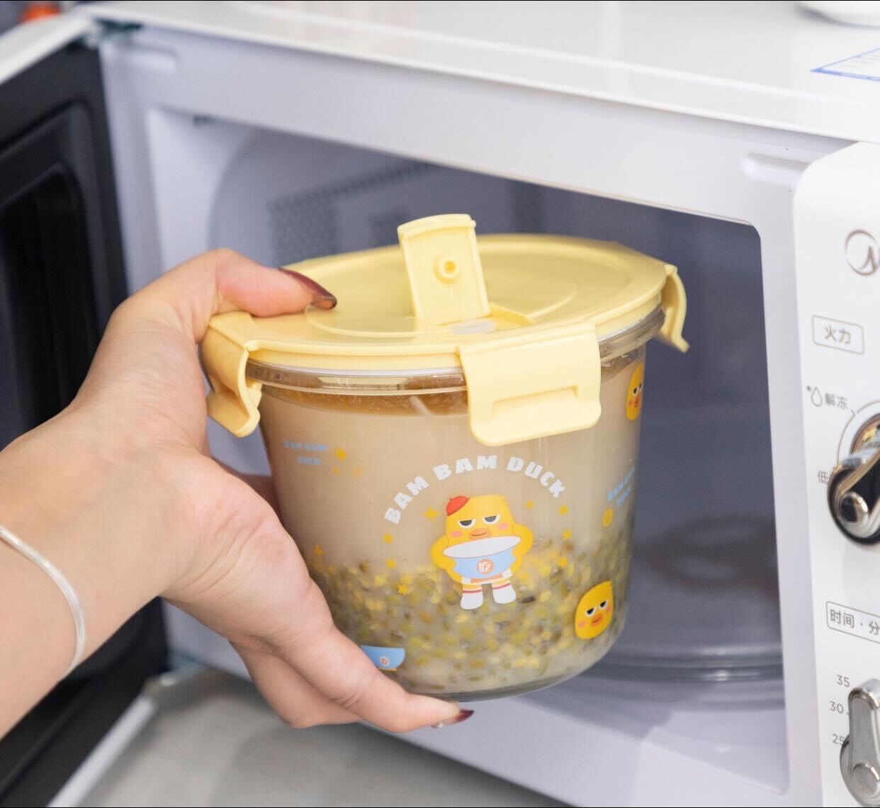Hủ thủy tinh có nắp con vịt vàng