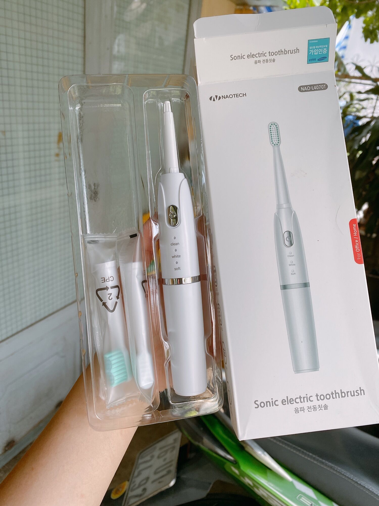 Bàn chải điện Naotech kèm đầu thay