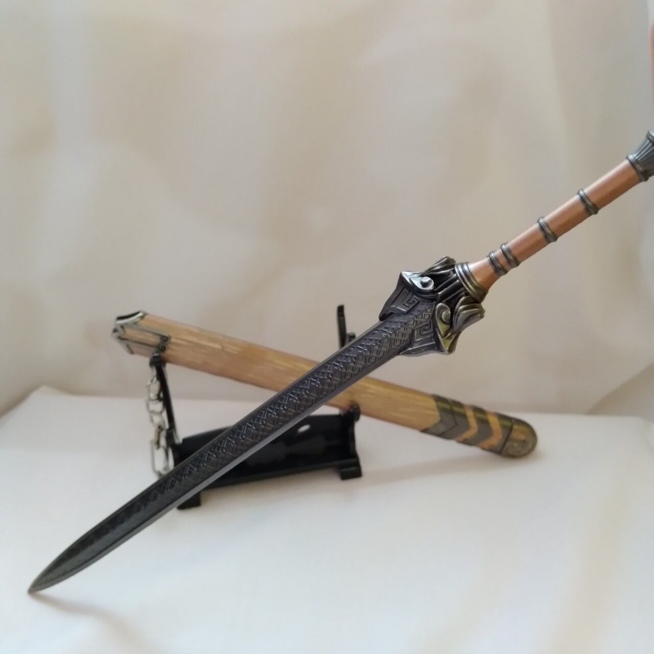 Mô hình Kiếm Thánh 22cm.