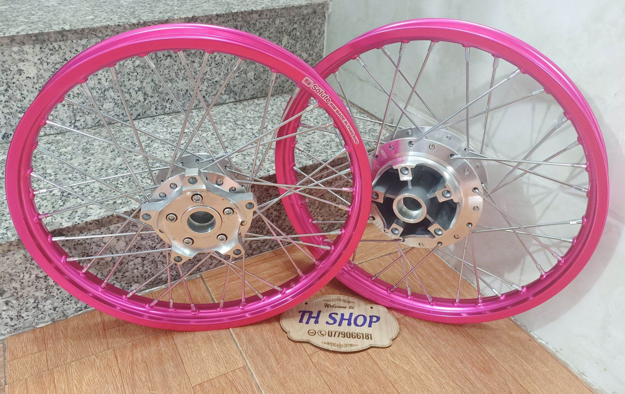 Bánh căm exciter 150 hoặc exciter 155 đùm mạ crôm niềng nhôm dale solute màu hồng thái lan đã rút căm sẵn