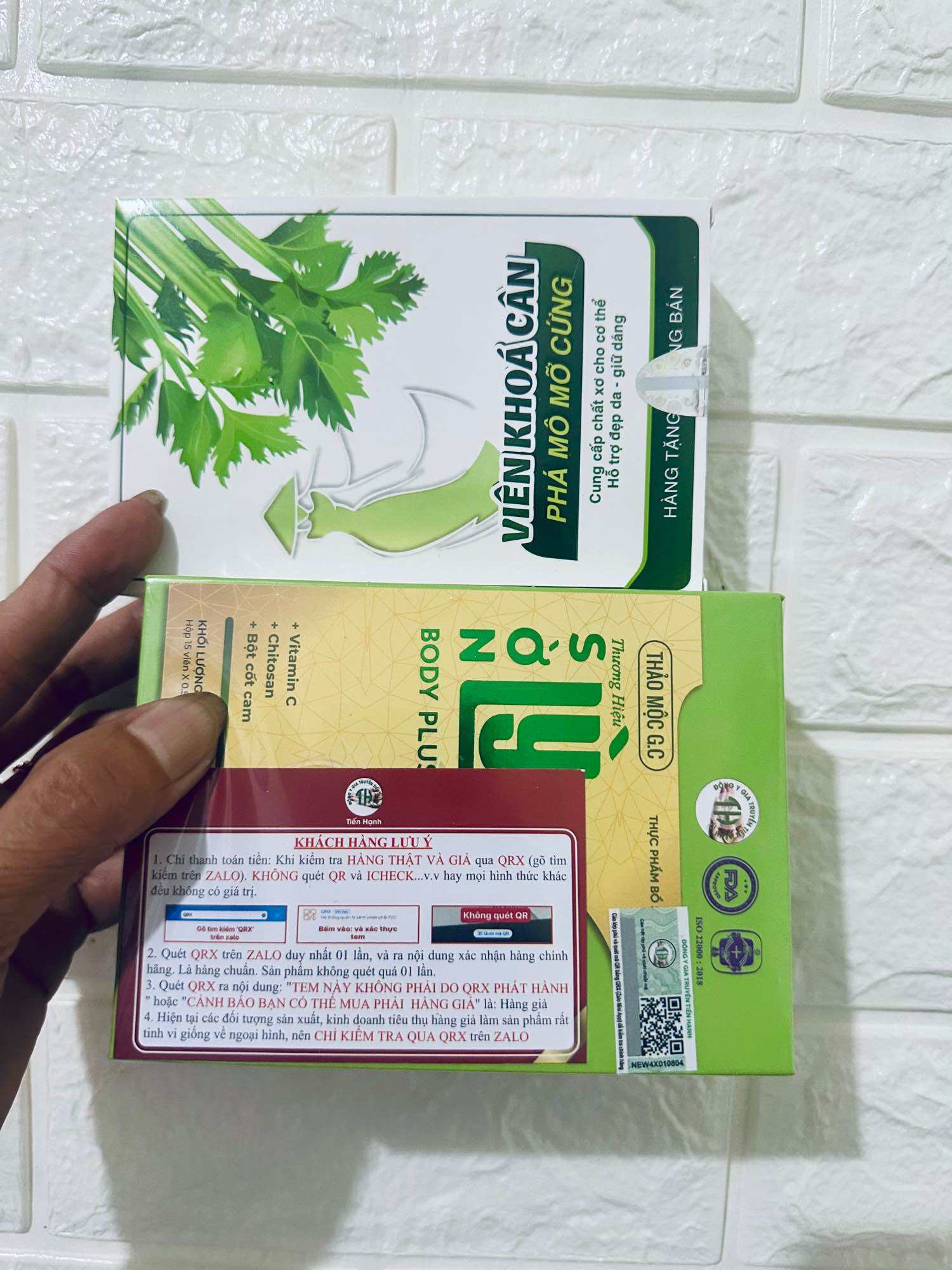 Giảm cân tiến hạnh sờn lỳ body plus tặng kèm khóa cân hộp ( có 3 phân loại ). 