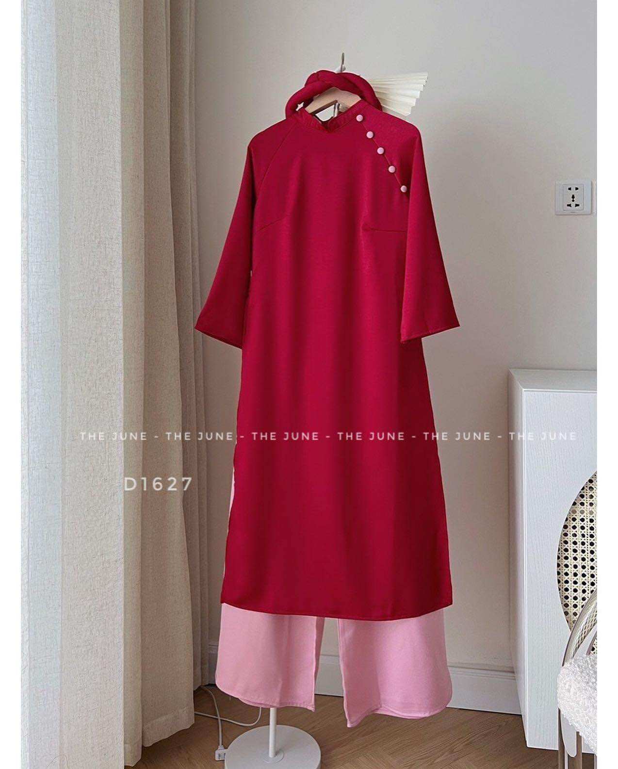 Áo Dài Tết Kèm Mấn Cổ Điển