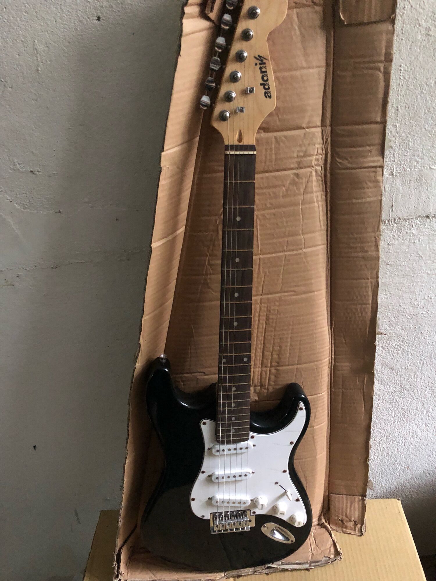 Guitar Điện Adonis