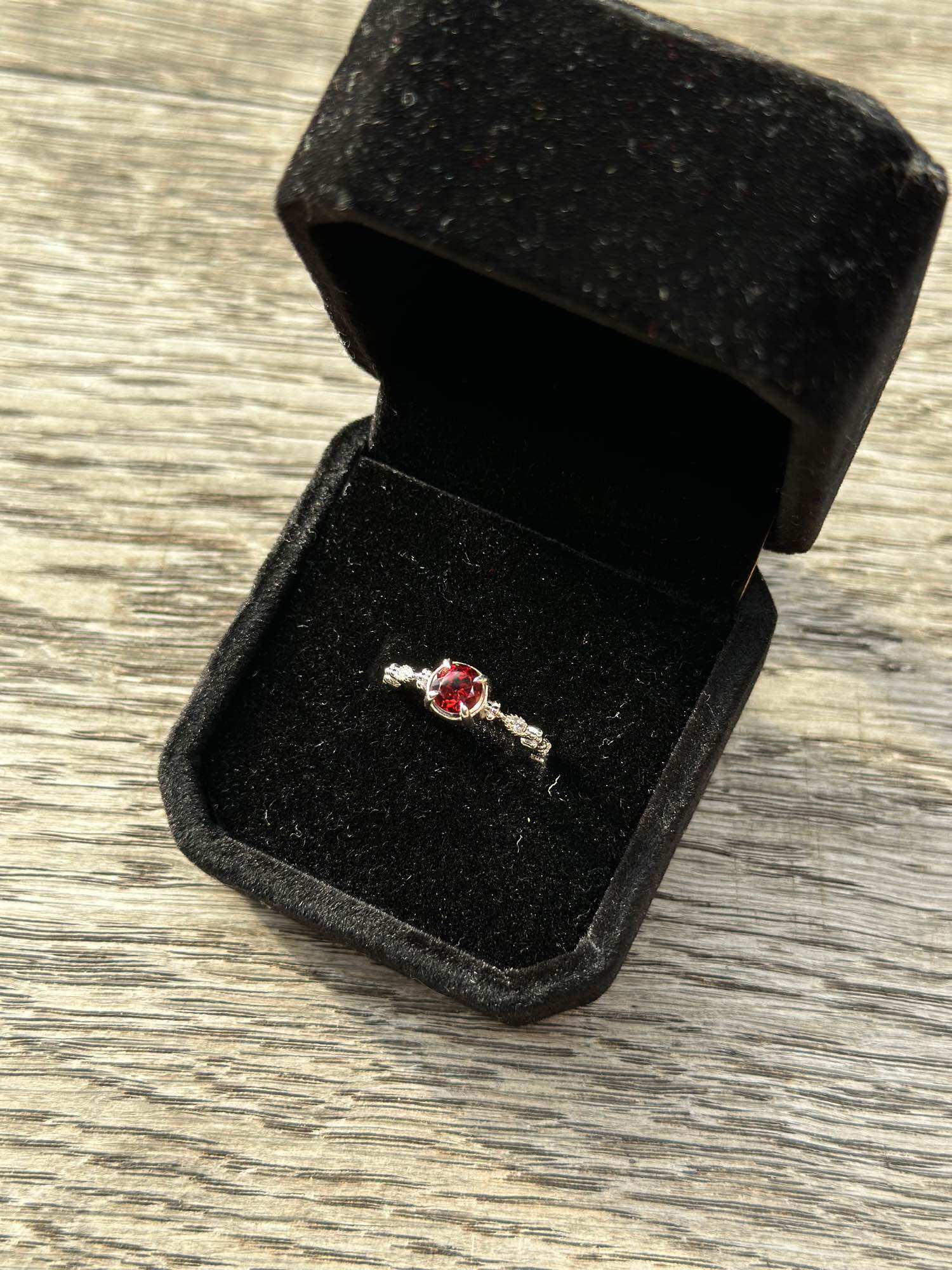 Nhẫn Bạc 925 Đá Chủ Garnet Đỏ Burning Red Ring