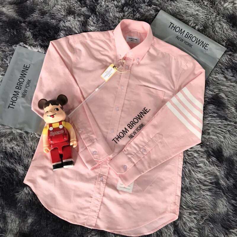 Áo sơ mi thom brown hồng viền 4 sọc trắng
