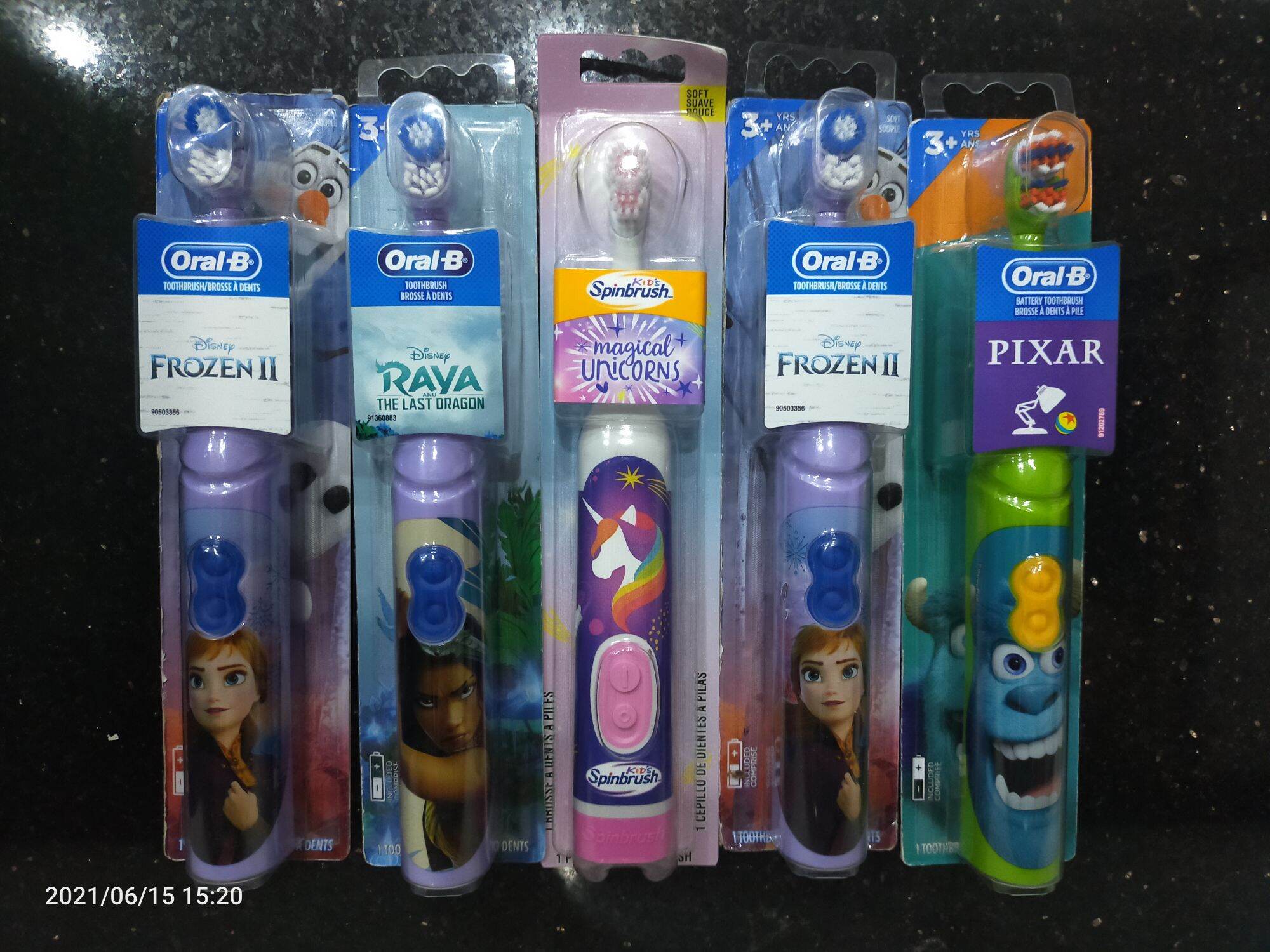 Bàn chải đánh răng chạy pin cho bé oral b