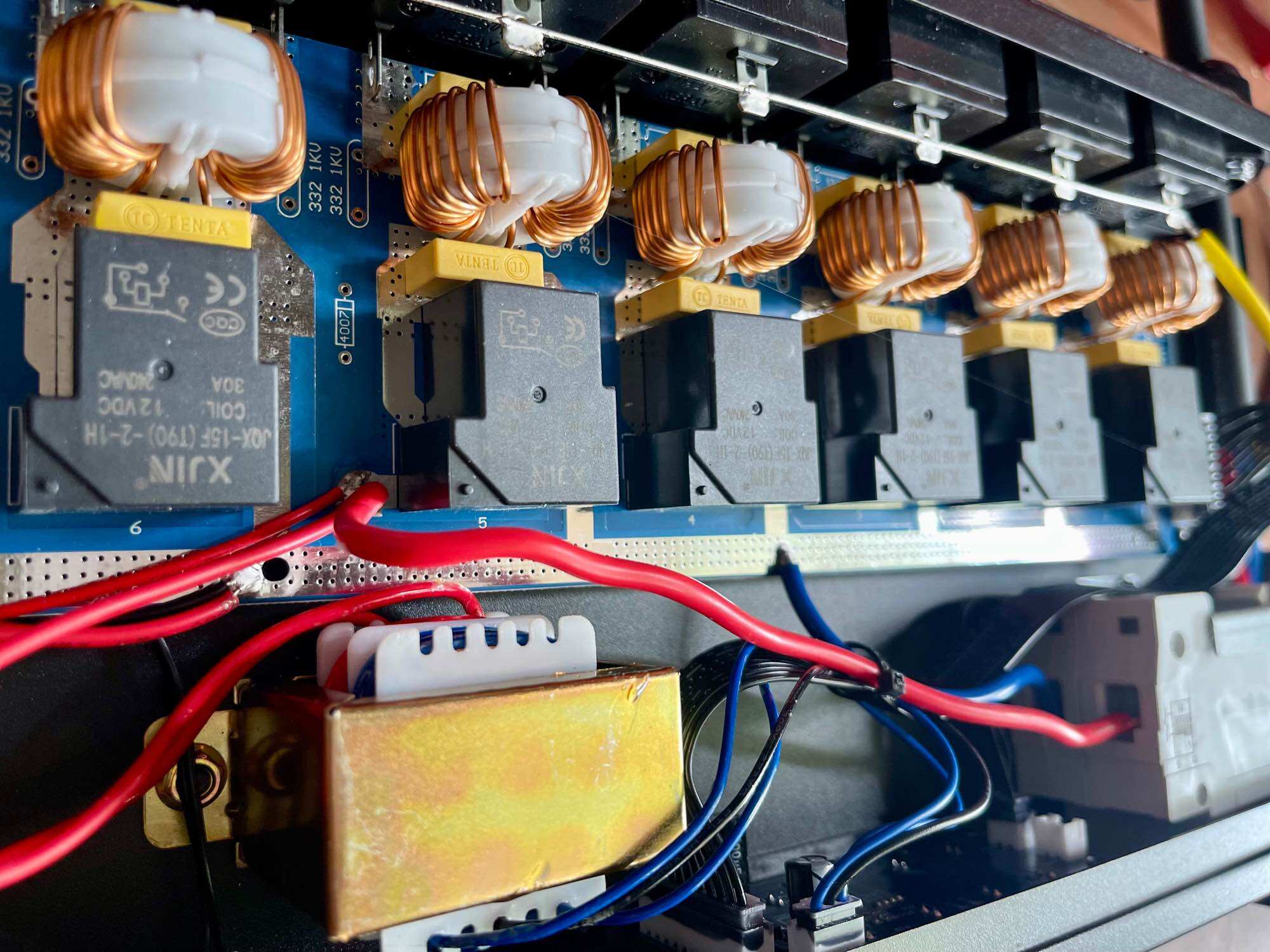 Quản lý nguồn dbx 1038 plus có lọc nhiễu
