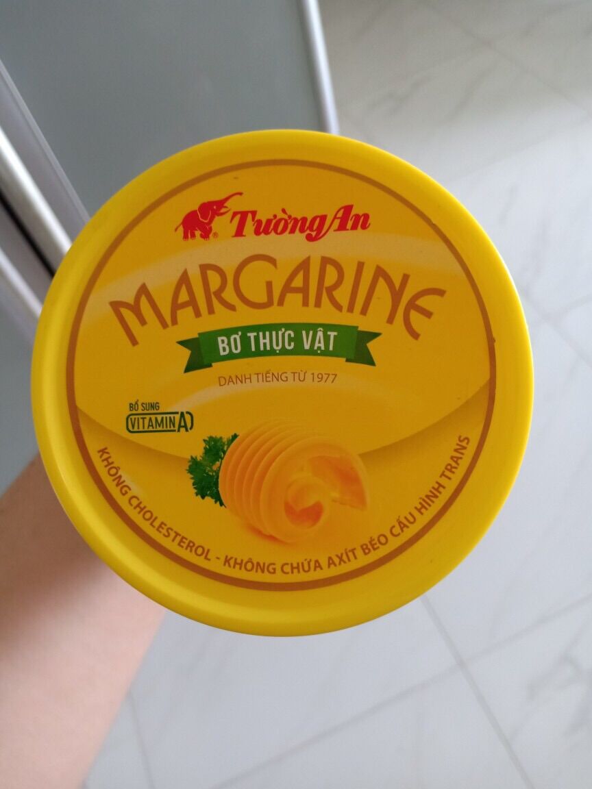 Bơ thực vật Tường An hộp 200 g