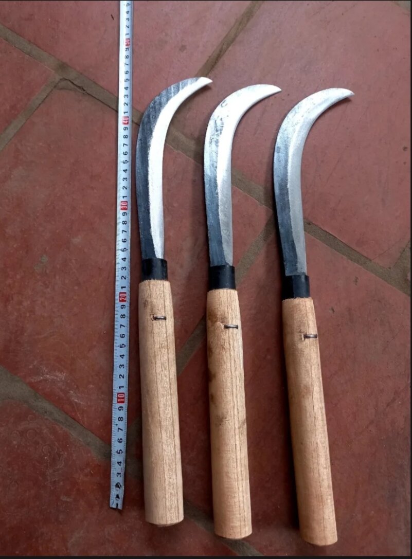 Liềm cắt buồng dừa thép nhíp ô tô