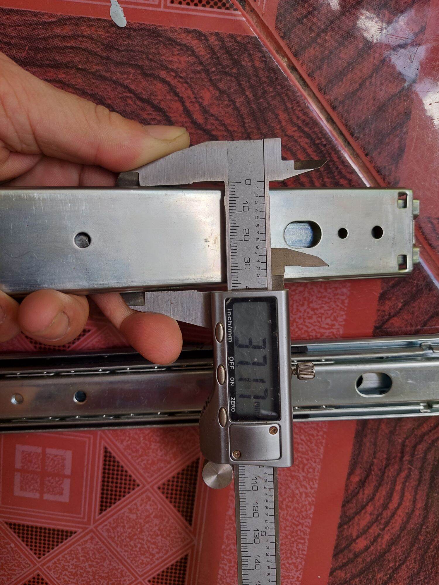 Ray trượt thép tháo máy Nhật