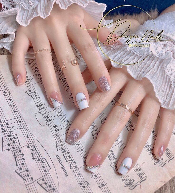 Móng tay giả nail box đính đá