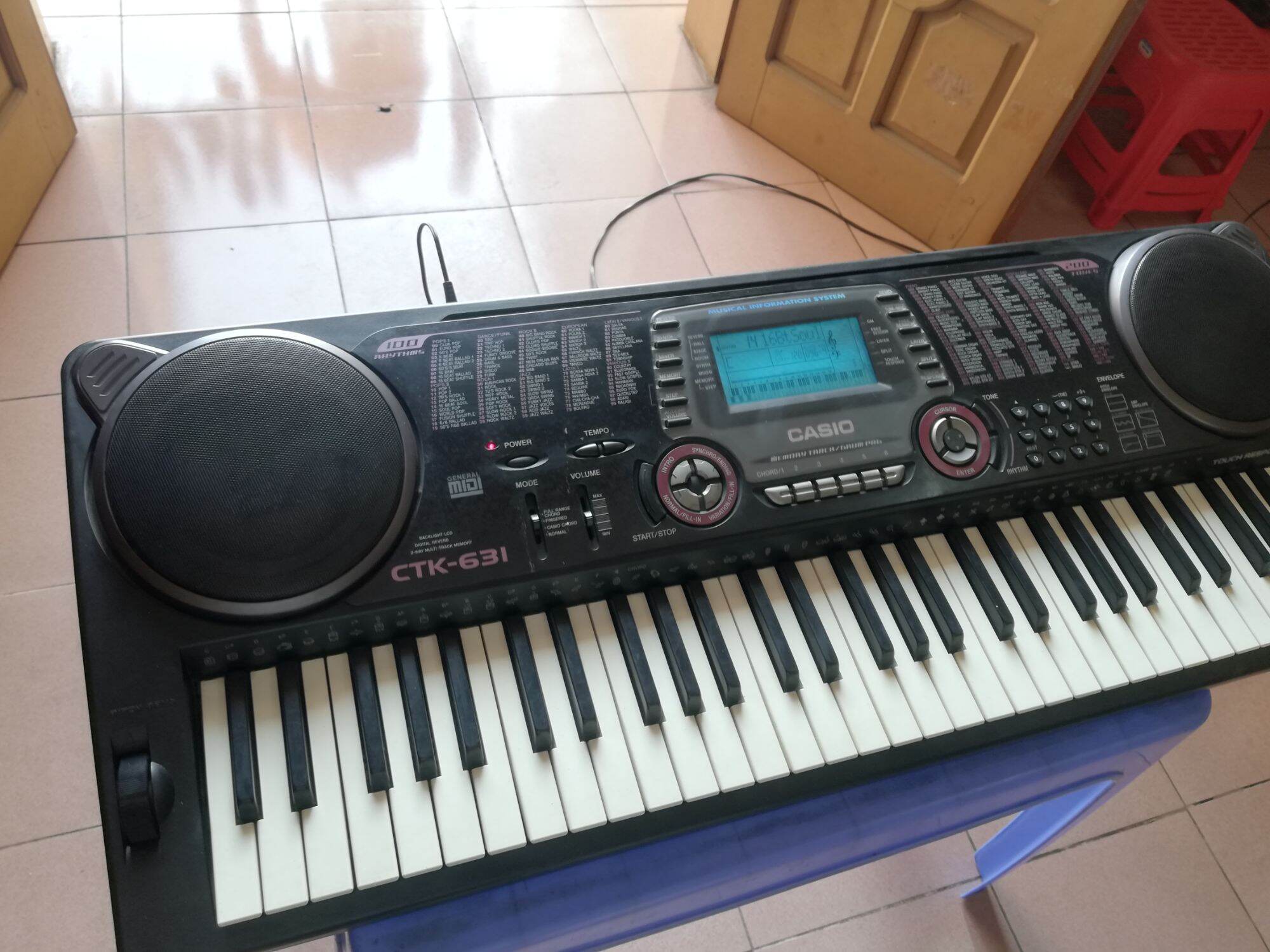 đàn organ Casio CTK 631