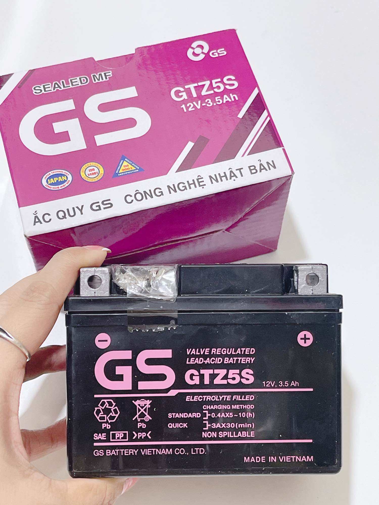 Bình ắc quy xe máy hiệu GS GTZ5S 12V-3.5AH màu tím, bình điện xe máy