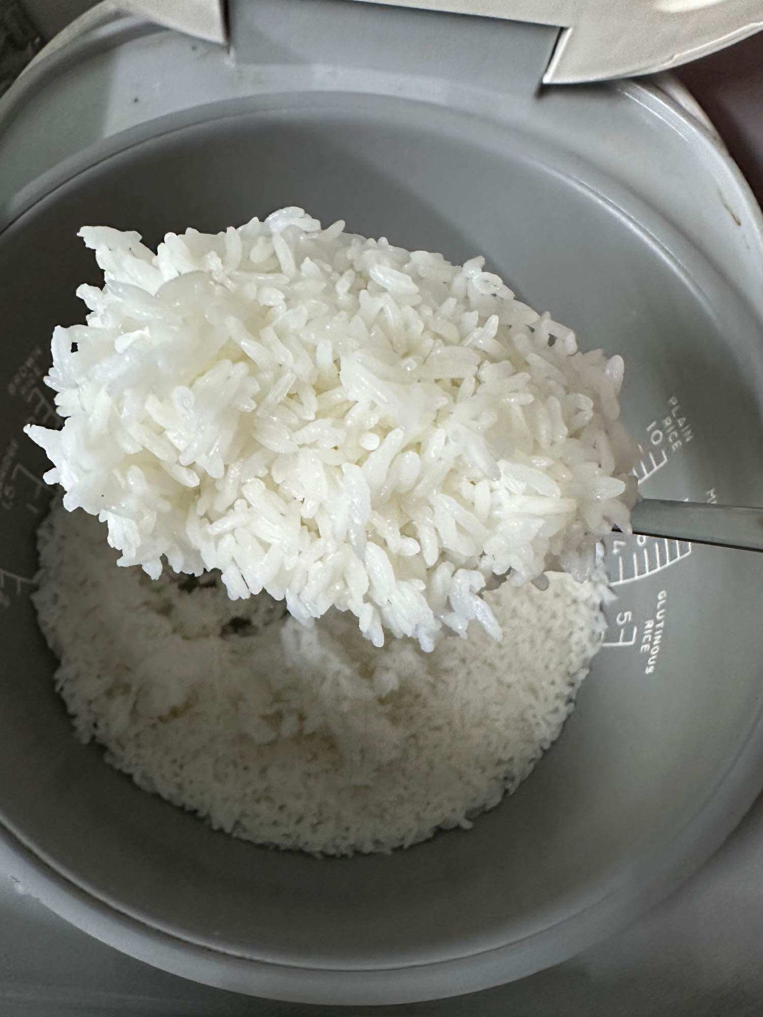 Gạo Thơm Lài túi 2kg dẻo mềm thơm nở ít